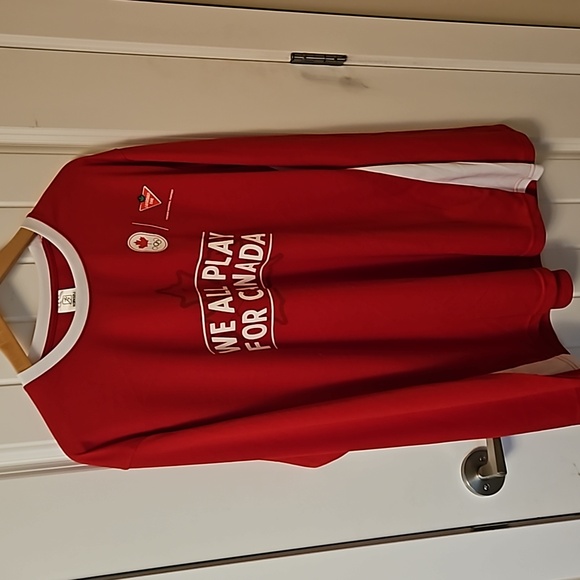 🌟3/$25🌟Team Canada light weight Canadian Tire sponsorship Logo T-Shirt, Red - Picture 1 of 7